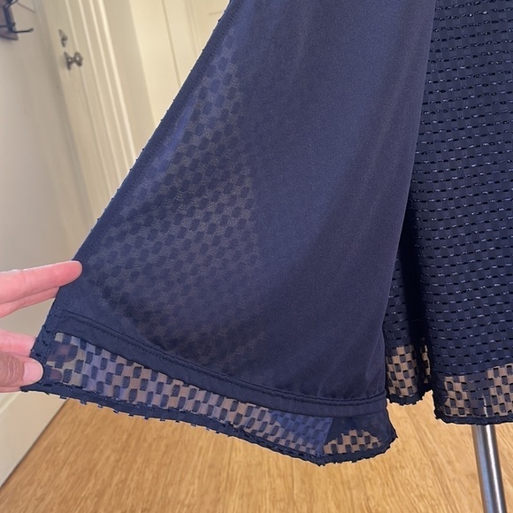 H&M Long Sleeve Textured Wrap Dress Navy NWT Size 2 - Picture 4 of 11